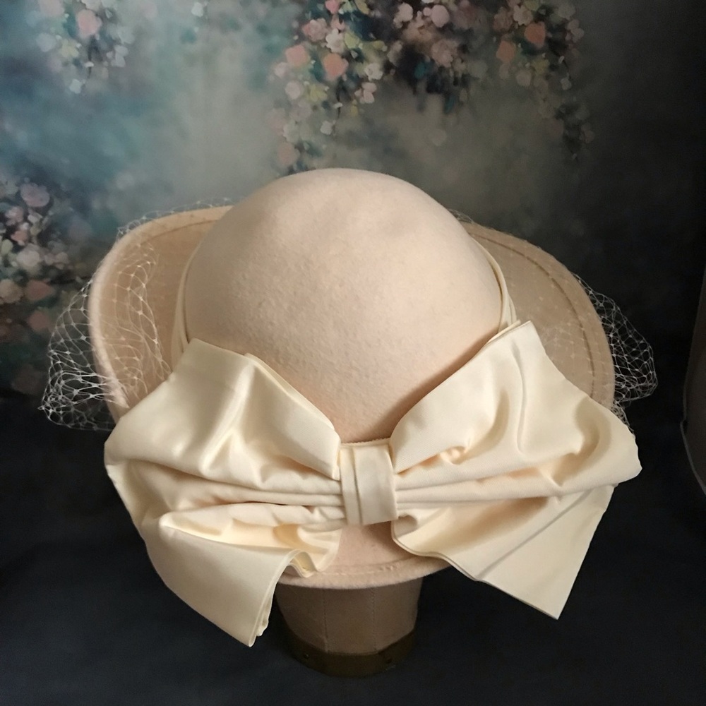 Vintage Cream Felt Bow Hat